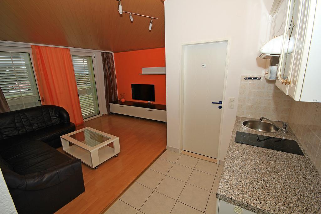 Apartment Vucic Makarska Bagian luar foto