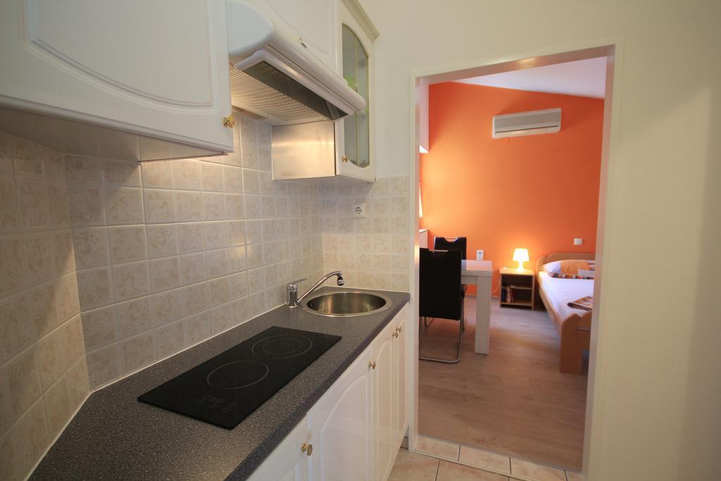 Apartment Vucic Makarska Bagian luar foto